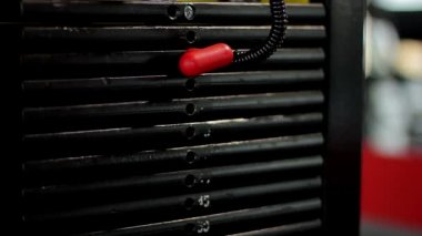 Atlet ağır egzersizler için hazırlanıyor