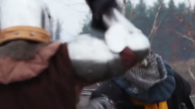 Büyük antik kılıç, tarihsel mücadele ile mücadele çelik zırh Knights