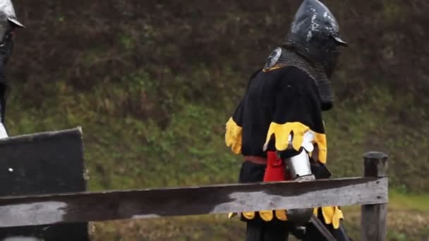 Esquadrão medieval de soldados — Vídeo de Stock