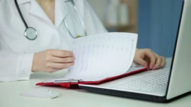 Doktor elektroensefalogram analiz, beynin elektriksel aktivitesini test, Eeg