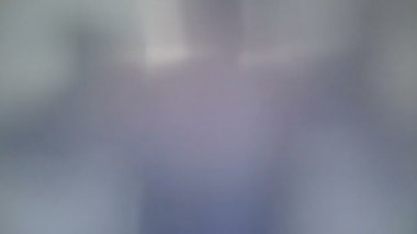 Duş, aşağı düşen adamın ceset acımasız cinayet