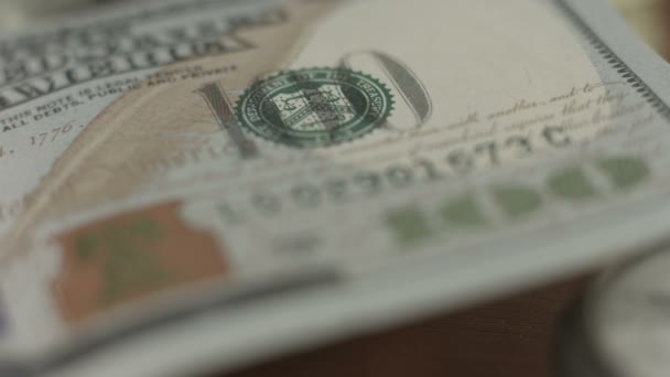 USA: s nationella valuta, 100 dollar bill närbild, pengar, ekonomi — Stockvideo