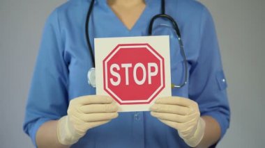 Dur işareti kadın doktor eller, hastalıklar, sağlık hakkında uyarı doktor