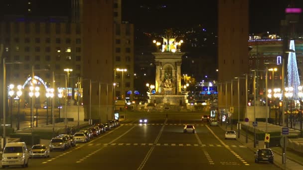 Evening city center of Barcelona, light traffic on street, beautiful cityscape — Stock Video