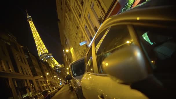 Paris cityscape, brightly illuminated Eiffel Tower, romantic symbol of France — Stock Video