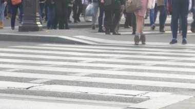 Yoğun şehir trafik yaya geçidi duran bej Ayakkabı Moda Bayan