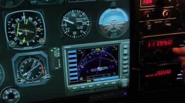 Yükseklik ve hız ayrıntıları, radyo geçiş pilot gösteren uçuş Denetim Masası
