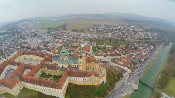 Blick Von Oben Auf Donau Und Benediktinerabtei Uber Der Stadt Melk Osterreich Winter Stock Footage Videos C Motortion 83819960 Depositphotos