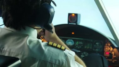 Uçak işletim ve dağıtıcı durumu raporlama rahatsız pilot overworked