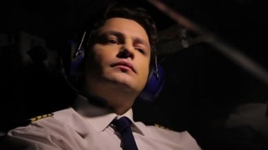 Gökyüzü üzerinde seyir odaklı pilot uçağı, gezinme. Havacılık, hava yolu taşımacılığı