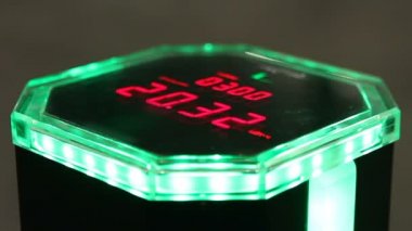 Akıllı dijital ekran, elektrikli araç için şarj istasyonu, modern teknolojiler