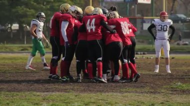 Sloganlar maçtan önce ilahi strateji daire, tartışırken futbol takımı