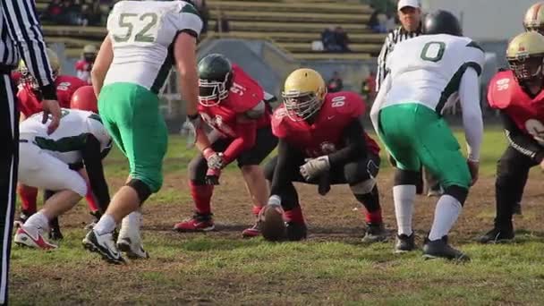 Voetballers verloor de bal, mislukte poging om te winnen van het kampioenschap, sport — Stockvideo