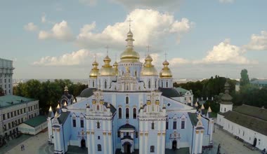 Altın kubbeli Ortodoks Kilisesi