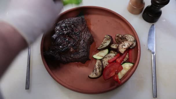 Grilovaný steak — Stock video