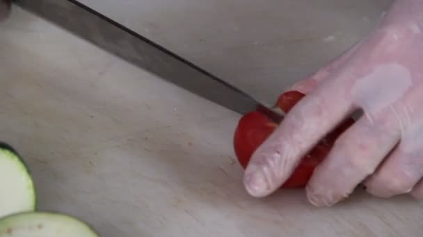 Aşçı sebze yemek — Stok video