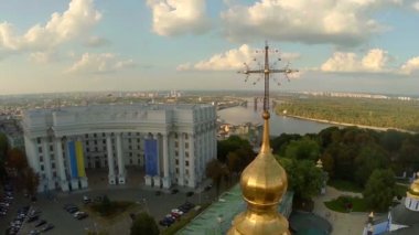 Kilise, haçlar ve Ukrayna Parlamentosu