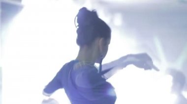 Gece kulübü go-go dance