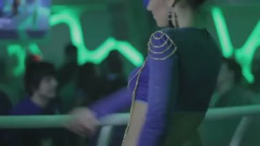 Dansçı iş başında