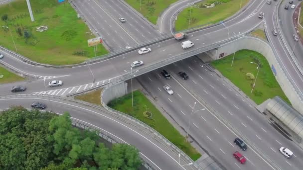 繁忙的城市公路、 立交桥 — 图库视频影像