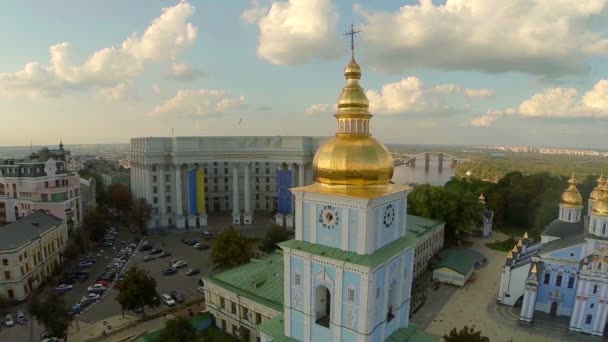 Panoramisch uitzicht van de stad Kiev — Stockvideo