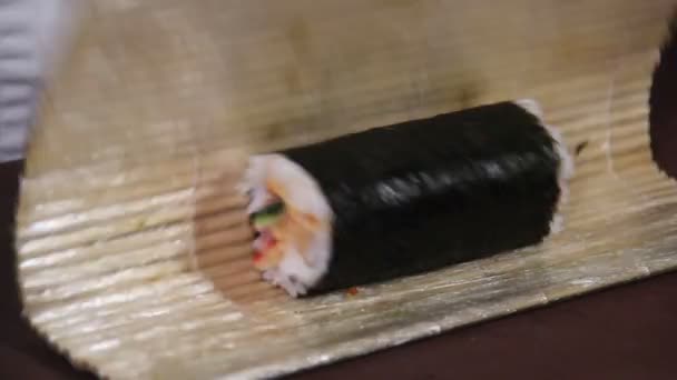 Japon suşi rulo — Stok video
