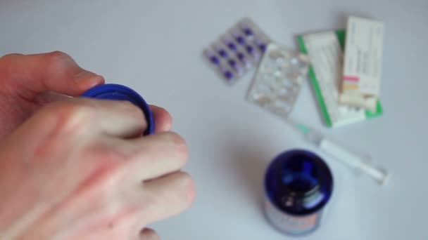 Patient swallowing pills — Stock Video