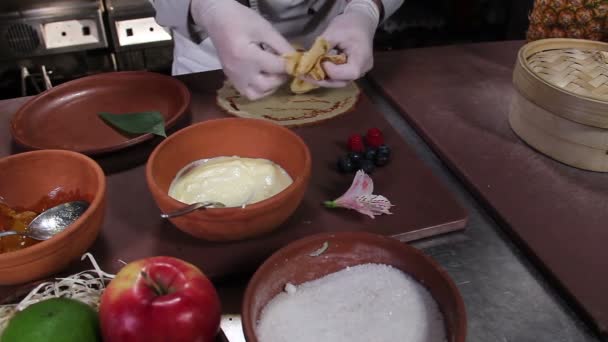 厨师制作甜点 — 图库视频影像
