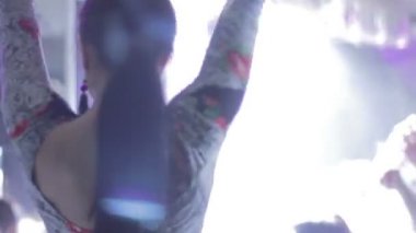 Dansçı gece kulübünde