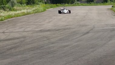 Yüksek hızda sürüş araba yarışı