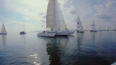Açık denizde Trimaran