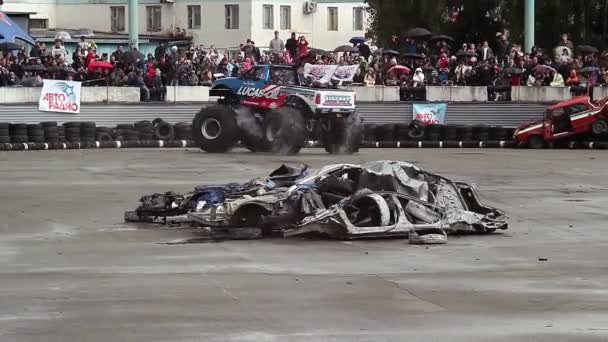 Monster truck bigfoot — Vídeo de Stock