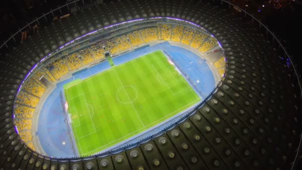 Mecz piłki nożnej na stadionie — Wideo stockowe
