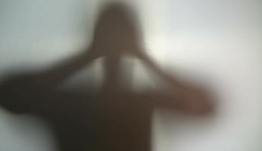 Garip karanlık siluet, umutsuz kişi, paranormal fenomen