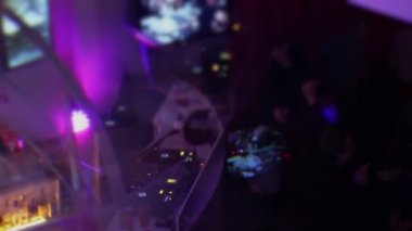 Dj oyun kulüp müzik, insanlar parti, yaratıcı görsel efekt