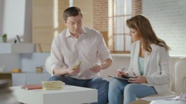 Dolar, mutlu sayma başarılı adam evli çift sarılma