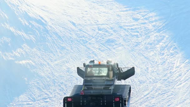 Neve groomer, pista basher pulizia pista da sci, Olimpiadi invernali — Video Stock