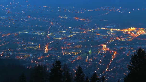 Lapsul de zi cu noapte al orașului mare, consumul de energie — Videoclip de stoc