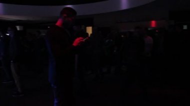 Çok erkekle takılmak, Dj müzik serin Club, iyi bir ruh hali keyfi