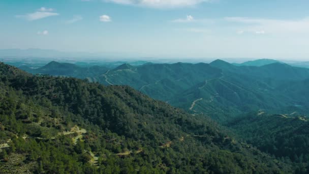 Panorama of beautiful mountain range in summer, green downhills, windy weather — Stock Video
