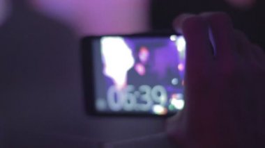 DJ performans gece kulübü, smartphone, el filme kişi