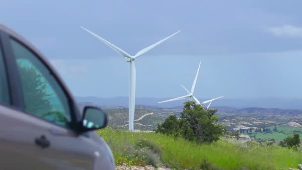 Вращающиеся ветряные турбины — стоковое видео