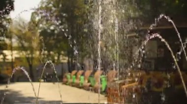 Park'ta yürüyordunuz ebeveynler çocuklarla