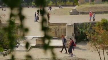 Antik Bina, yaz tatili ruins çevresinde çok sayıda turist gezi gidin