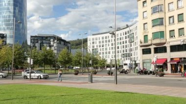 Şehir yolda yoğun trafik