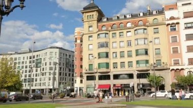 Büyük şehirde yaz hafta sonu