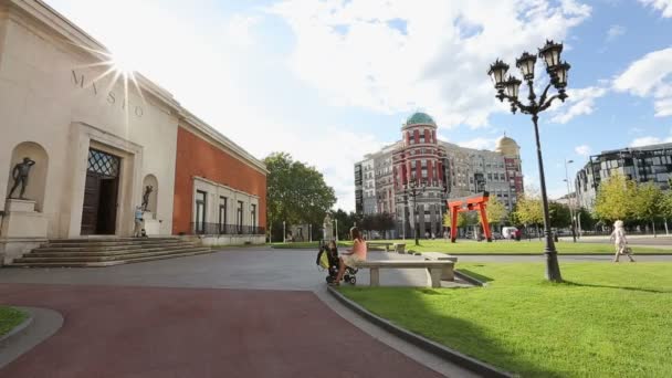 Музей изобразительных искусств Бильбао — стоковое видео