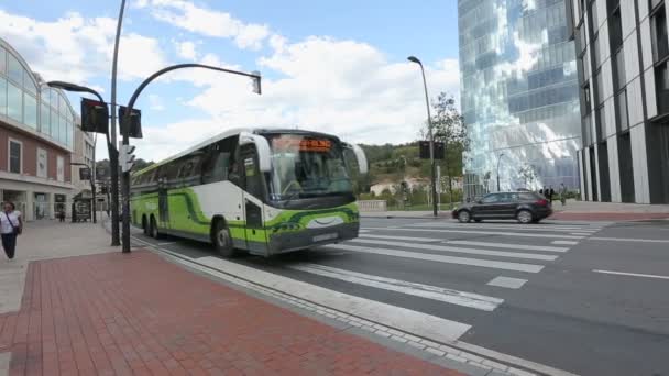 Transporte de passageiros desenvolvido — Vídeo de Stock