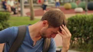 Erkek komedyen komik surat