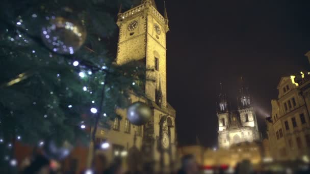 Horloge astronomique médiévale célèbre à la Place de la Vieille Ville à Prague, République tchèque — Video